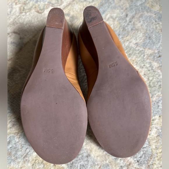 Tory Burch Caroline 2 Leather Wedge 5.5 Like New with Box - Picture 3 of 7